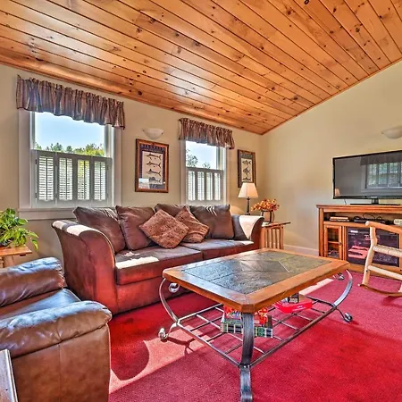 Cozy Apt With Hot Tub And Deck, 10 Mi To Stowe Resort!